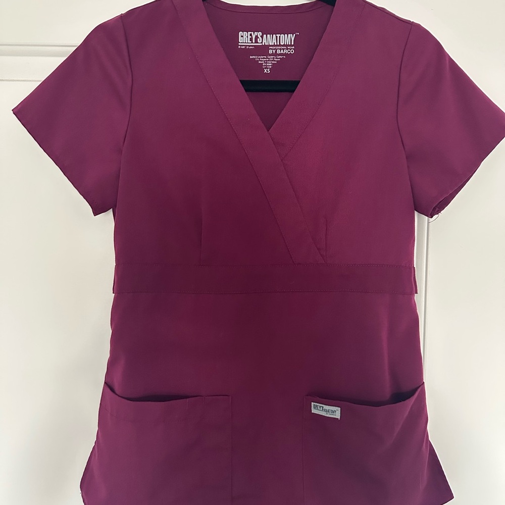 Grey's Anatomy Women's Scrub Top | XS